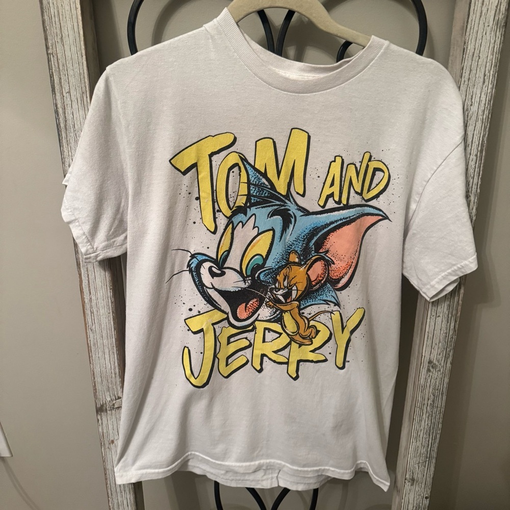 Tom and Jerry Graphic Tee Cartoon Shirt White Warner Bros Retro Style Medium